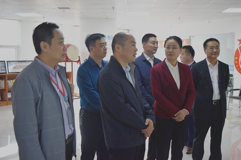 熱烈歡迎河南省委統戰部副部長梁險峰一行蒞臨安陽青峰網絡調研社會階層工作！